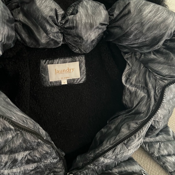 Brand new coat - Picture 3 of 4